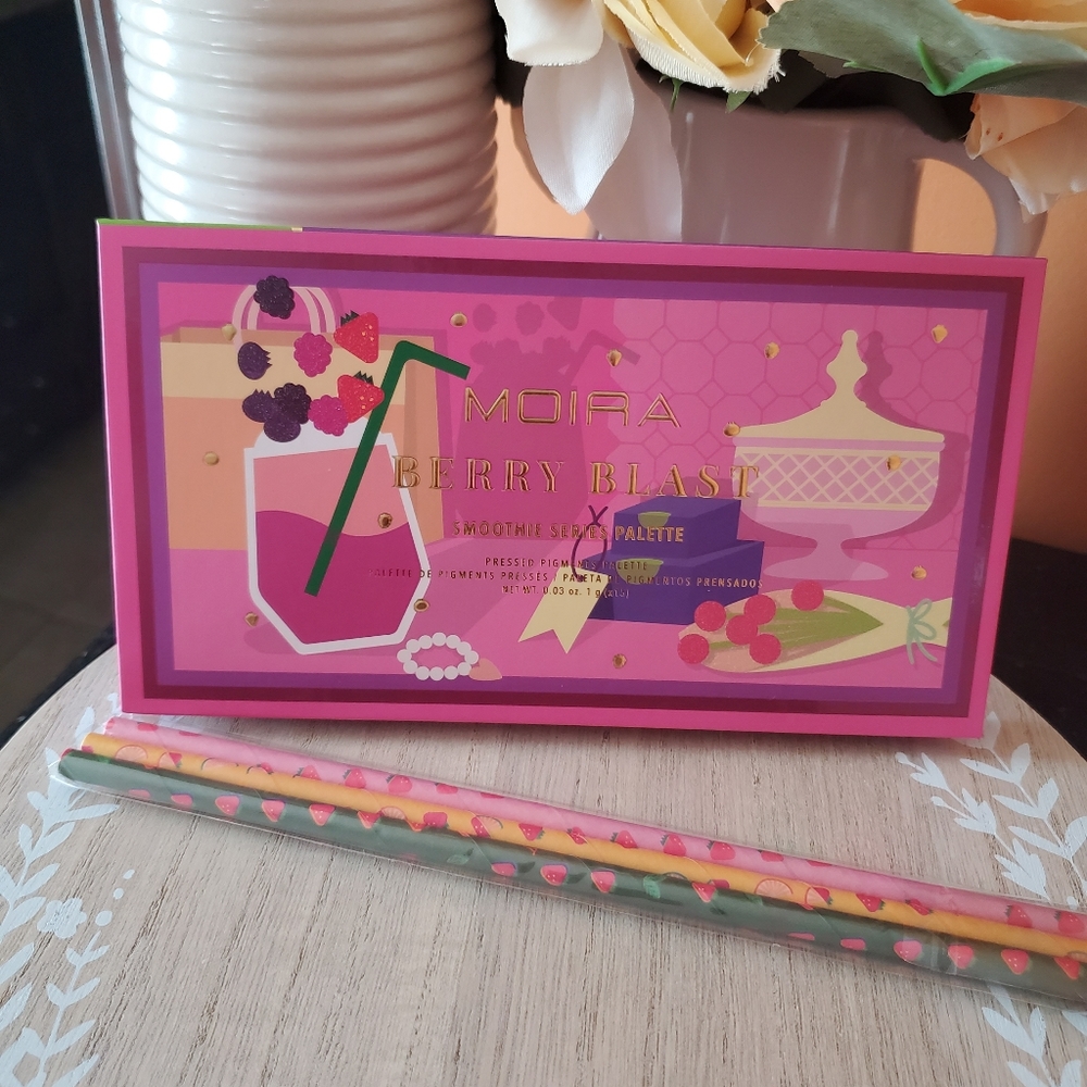 Moira eyeshadow palette